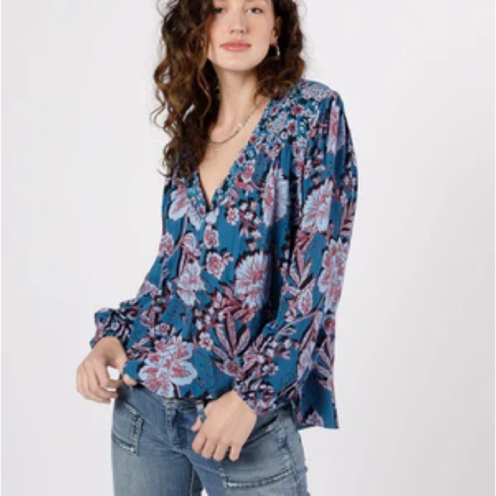 NWT Band of the Free Floral Blouse Size Medium
